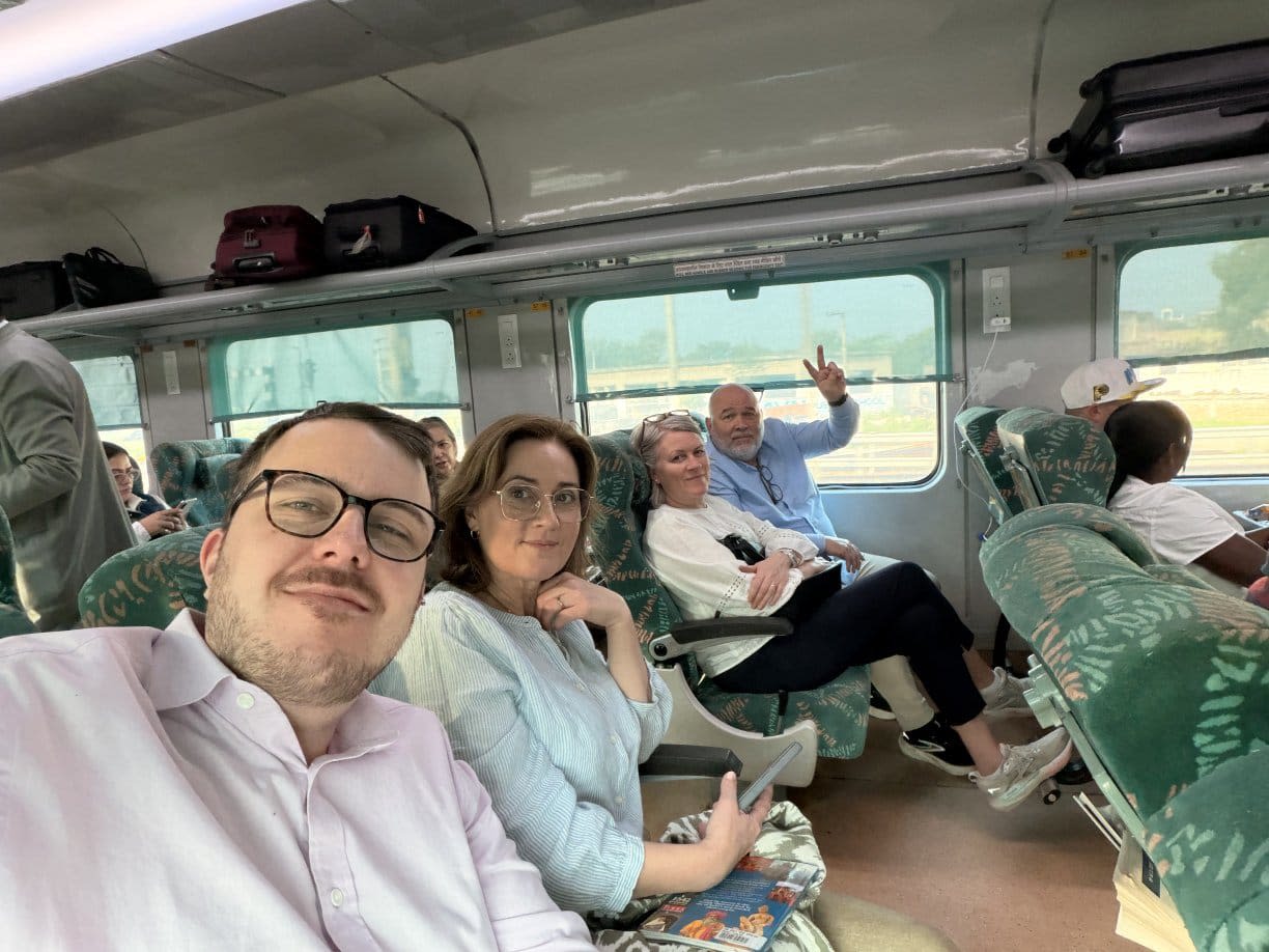 Delhi Agra Round Trip By Gatimaan Train With CNF Tickets