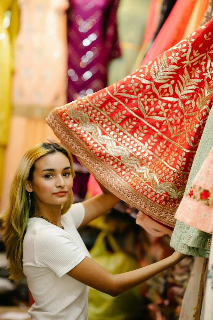 Jaipur Shopping Tour Experience with Male/Female Expert Guide