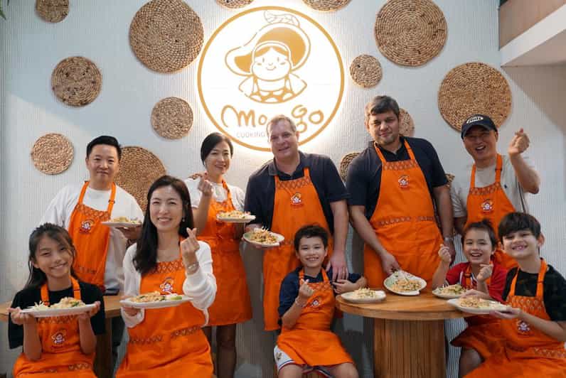 Best Thai Cooking Class in Sukhumvit / Market Tour - Mango
