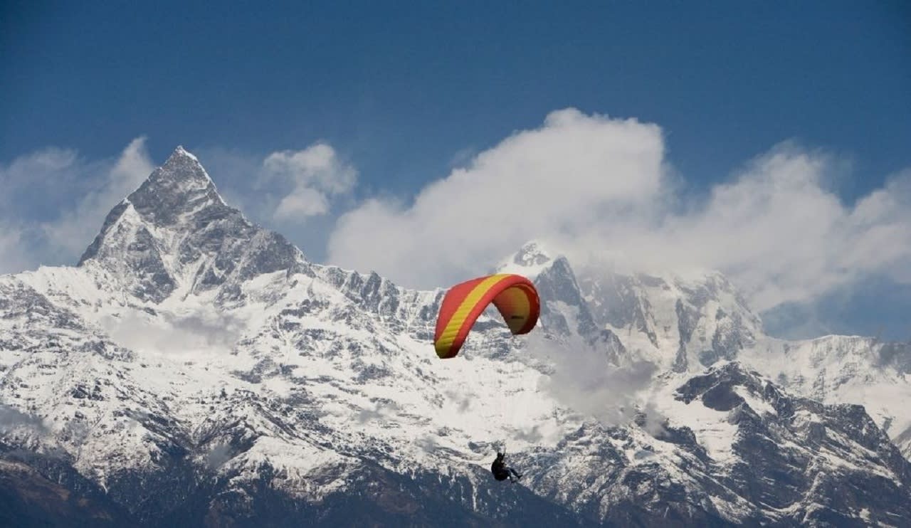 Pokhara: Tandem Paragliding with Annapurna Views