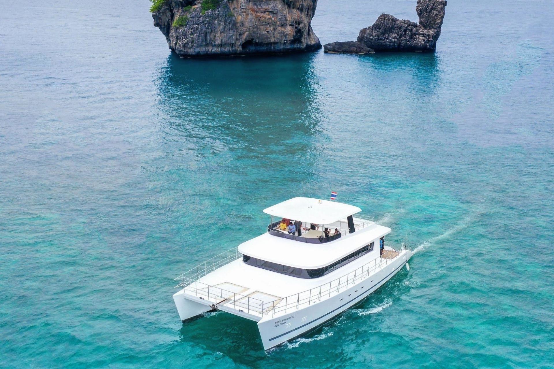Power Catamaran Sunset Sail Around the Four Islands