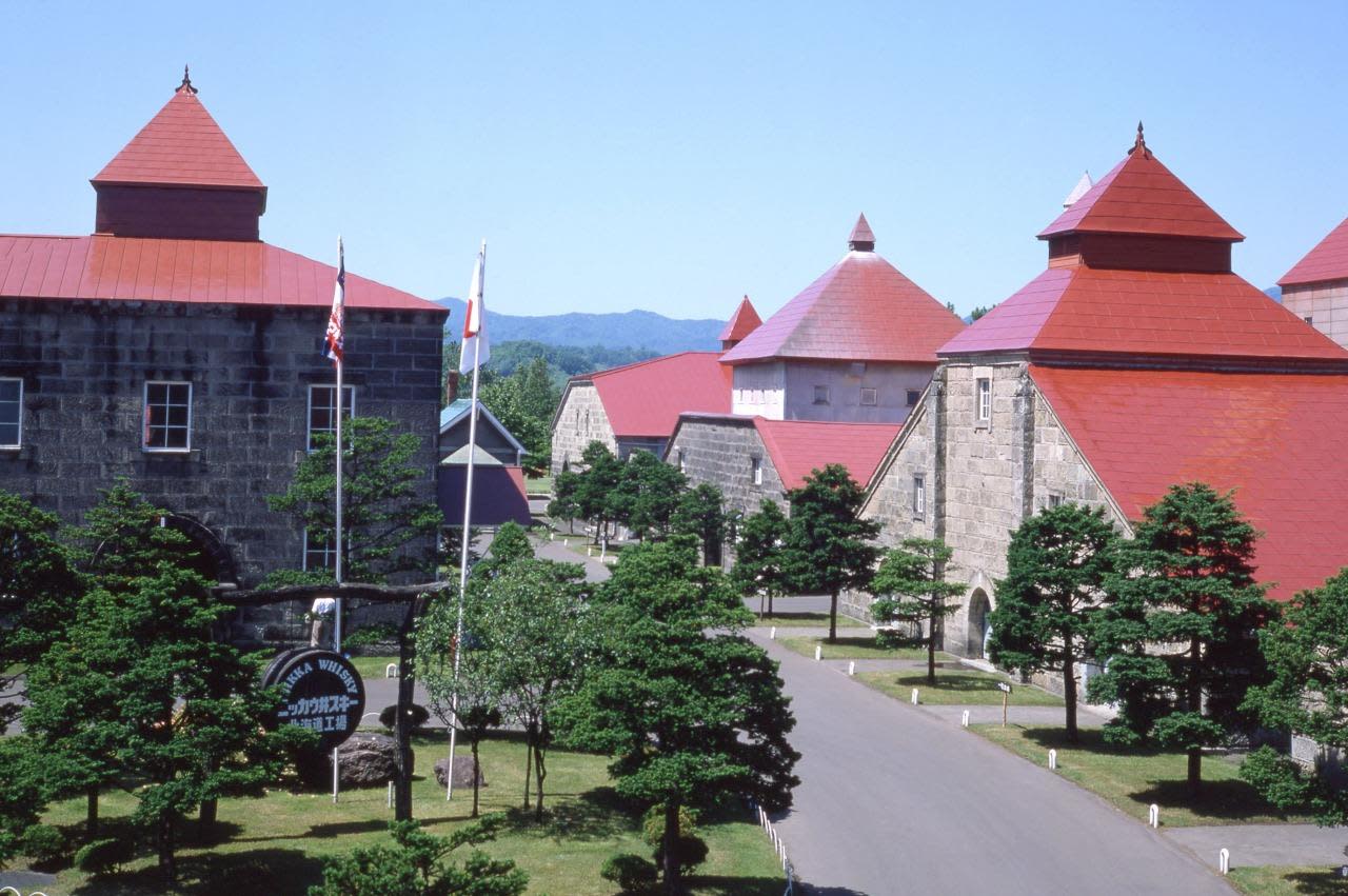 Yoichi Whisky and Otaru by Night: Private Driver-Guide Coastal Day