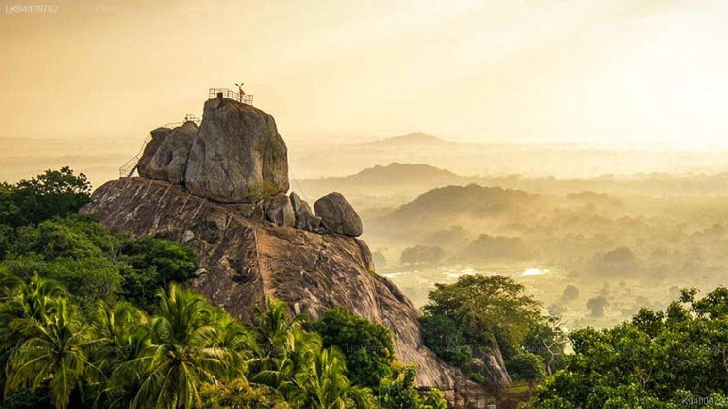Colombo to Anuradhapura Day Trip with Mihintale and Ancient City Stops