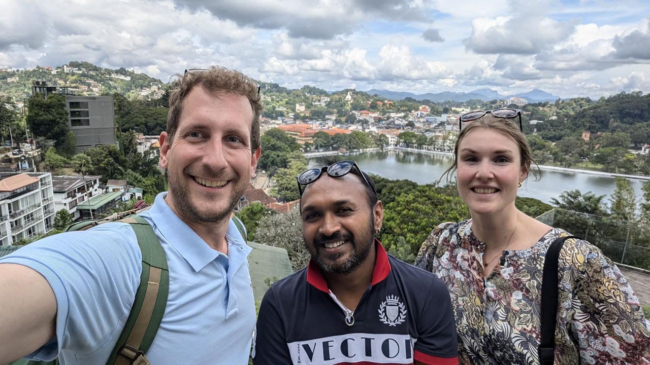 Kandy UNESCO Heritage Day by Local Bus with a Kandyan Guide