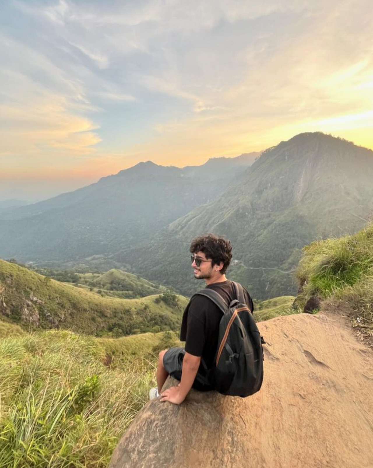 Little Adam's Peak Sunrise Hike from Ella with a Local Guide