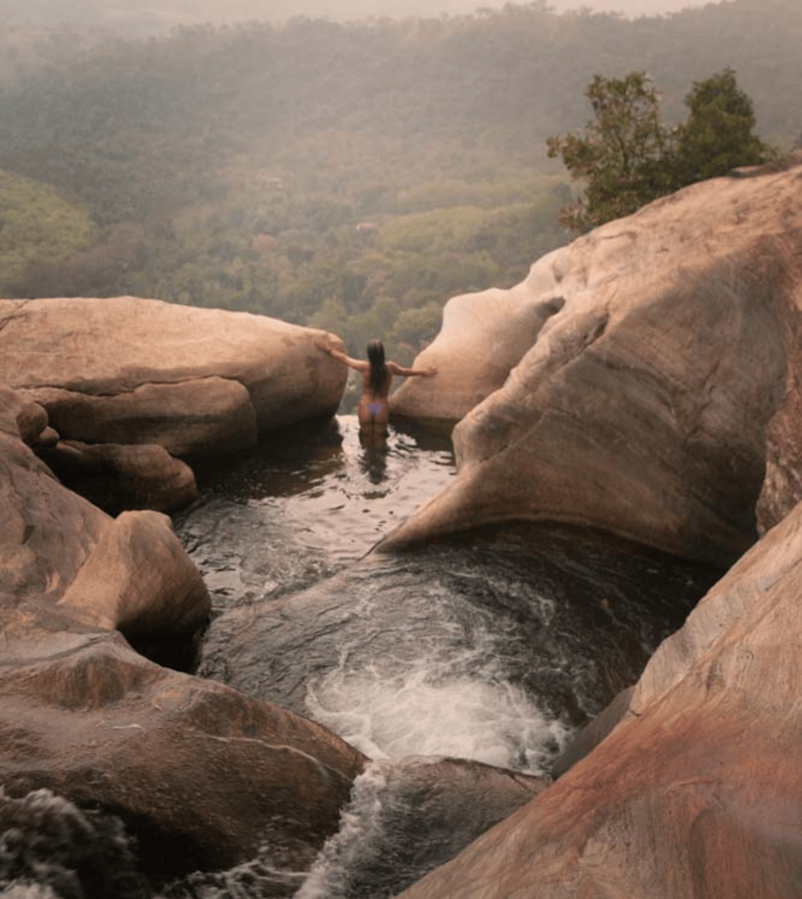 Upper Diyaluma Infinity Pools Guided Trek from Ella with a Mountain Picnic