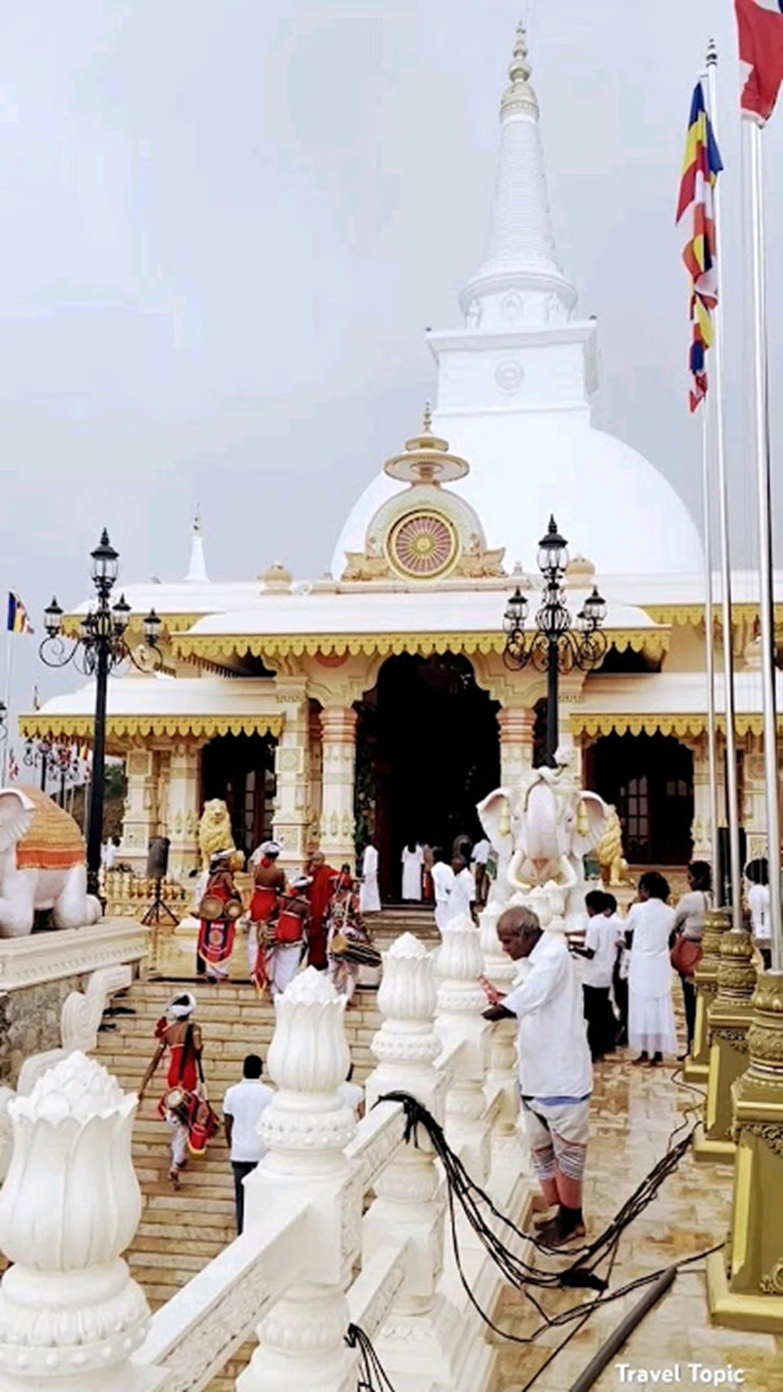Hindu and Buddhist Temples Around Ella: A Guided Half-Day Tour