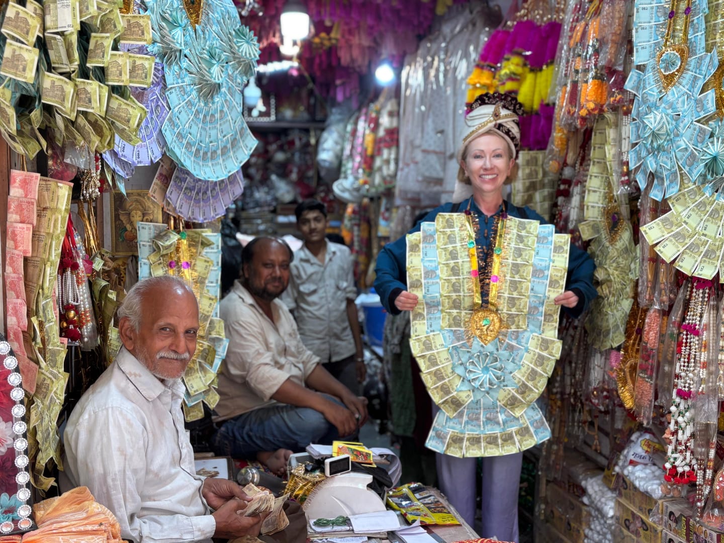 Delhi: Guided Shopping Tour Experience with Female Expert