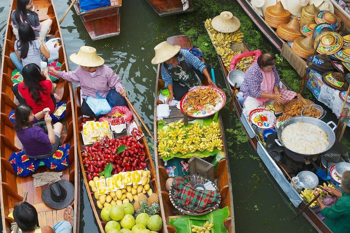 Bangkok's Floating Market & Railway Market Day Trip with Boat Ride 3
