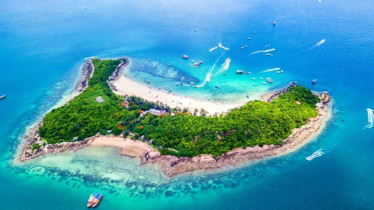 Coral Island Day Trip by Speedboat with Lunch
