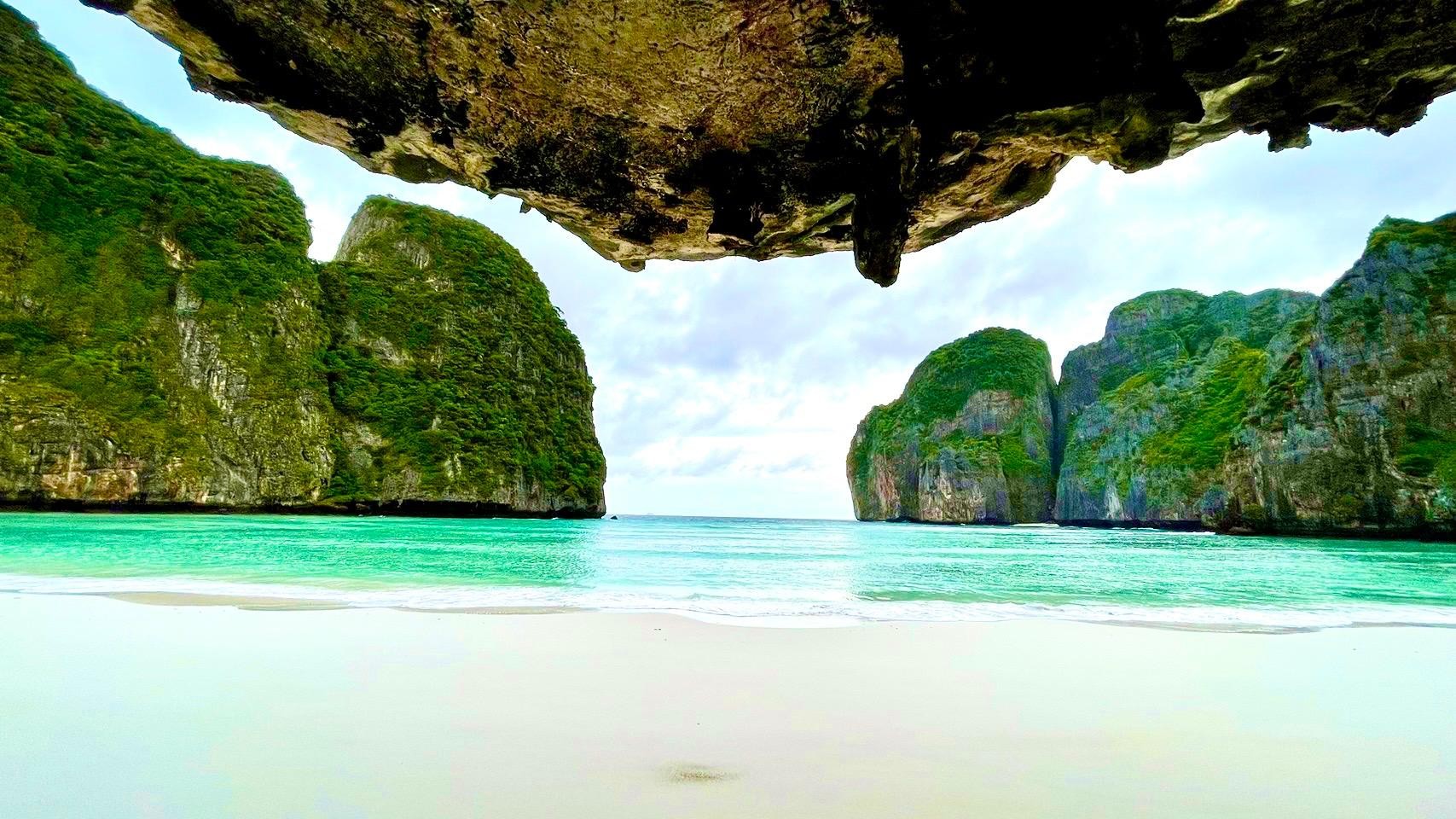 Phi Phi Islands Full Day Boat Escape with Buffet Lunch