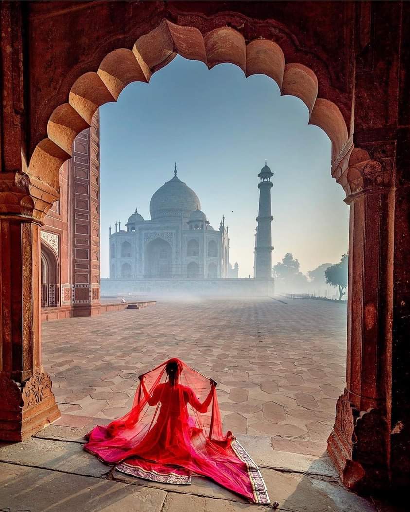 Taj Mahal with Photoshoot By Professional Photographer & DSLR Camera.