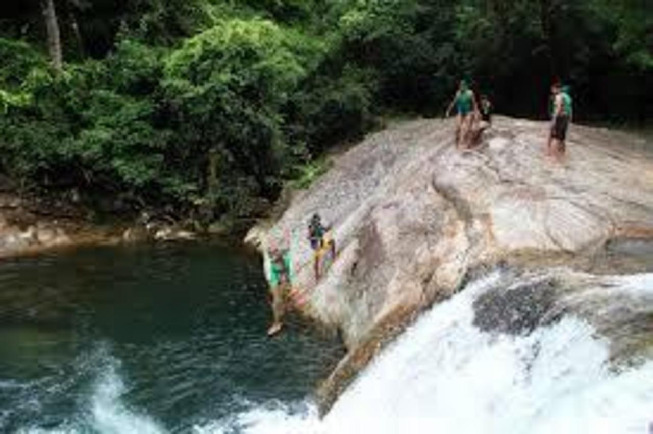 Meemure Village Day Trip from Kandy with the Diyakarella Waterfall Hike
