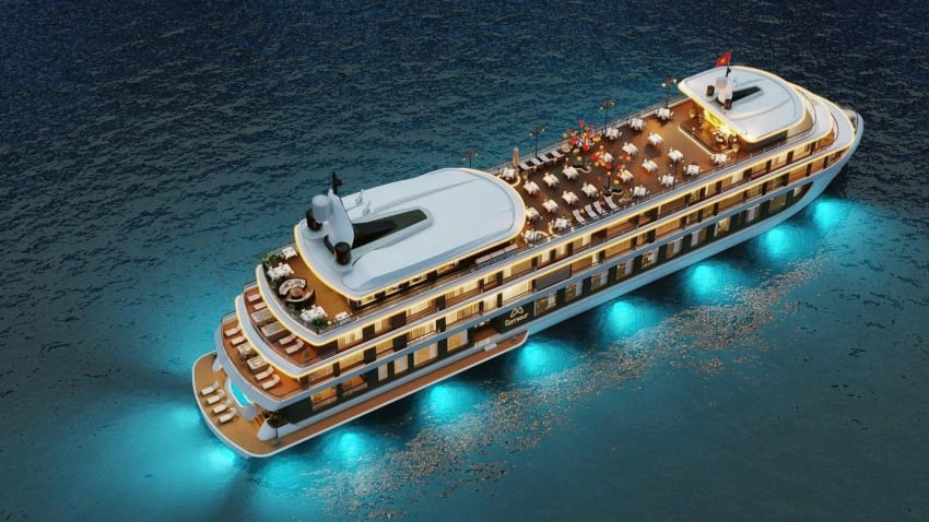 Overnight cruise deck
