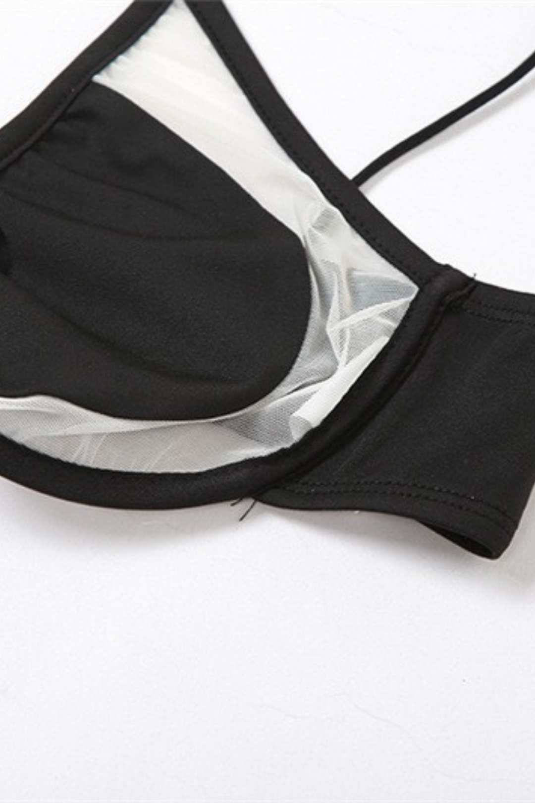 Navel-baring Vests, Sexy Briefs And Bikini Suit