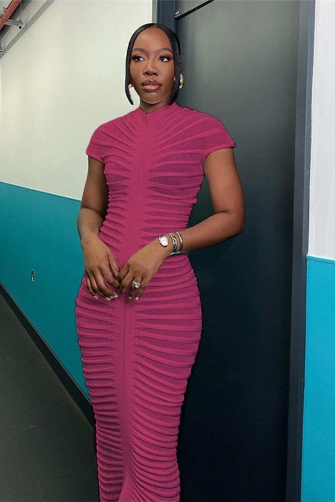 Short-sleeved Round Neck Slim Fit Hip-hugging Temperament Design Dress