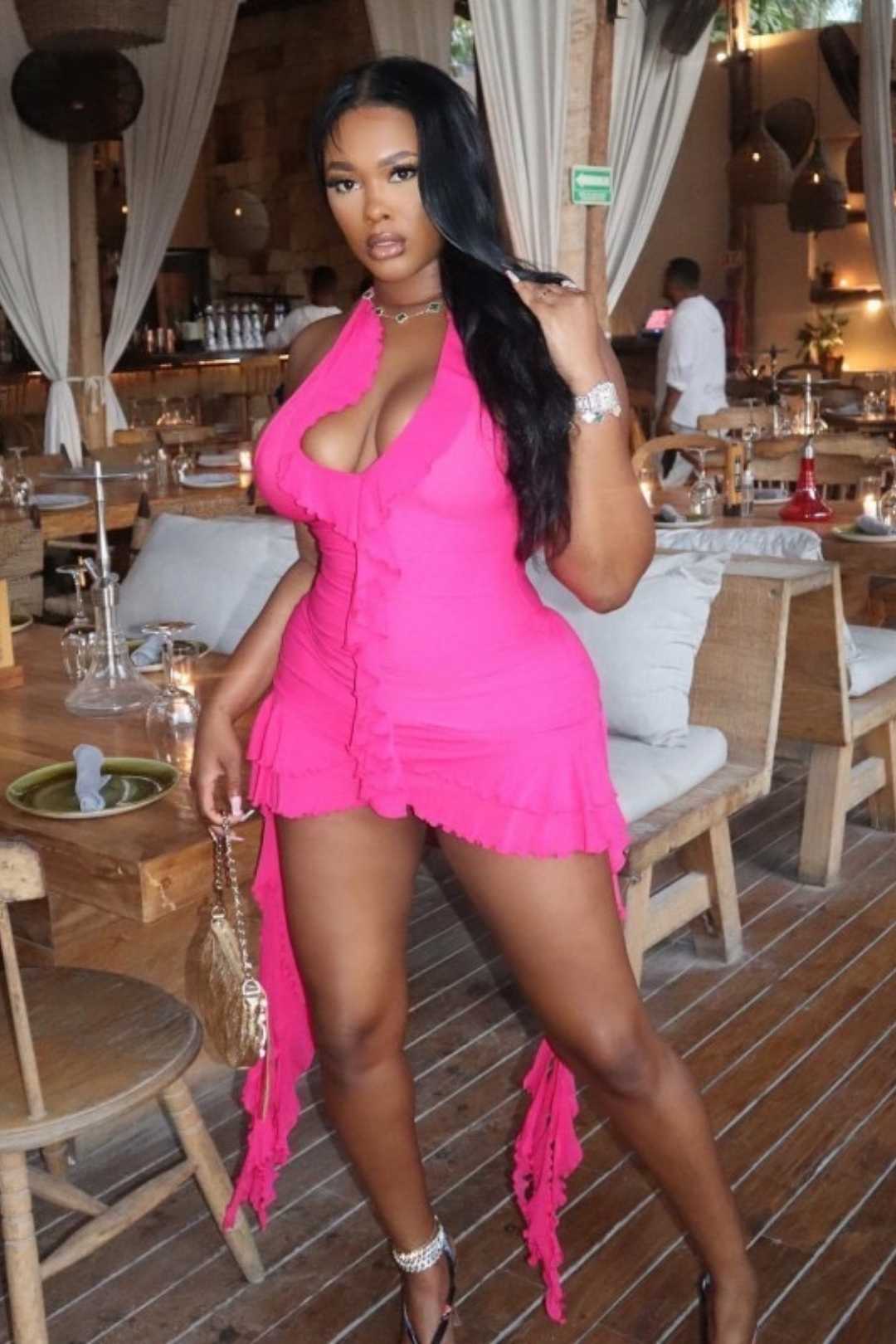 Solid Color Sleeveless Low-neck Fungus-edged Irregular Hip-covering Short Dress