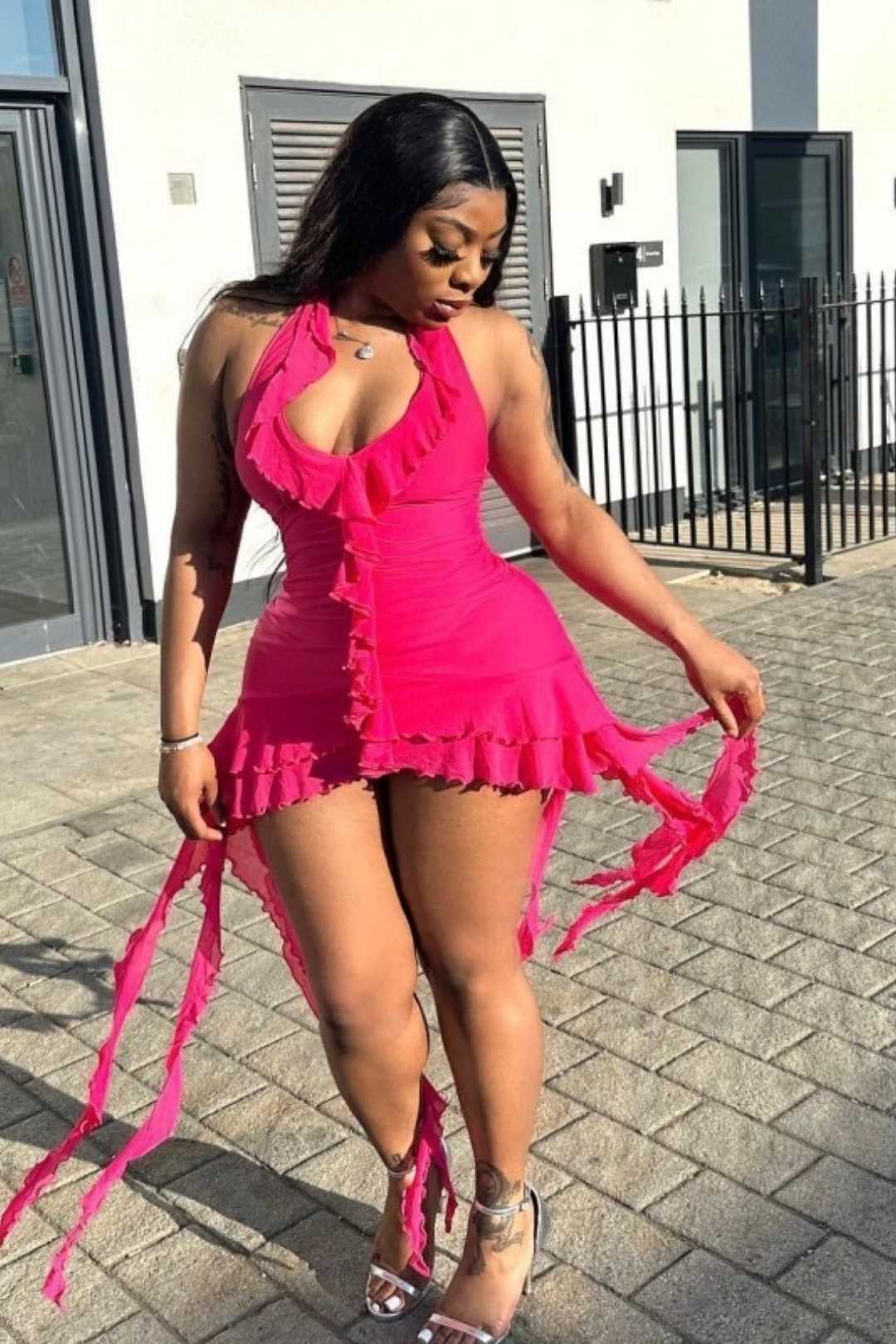 Solid Color Sleeveless Low-neck Fungus-edged Irregular Hip-covering Short Dress