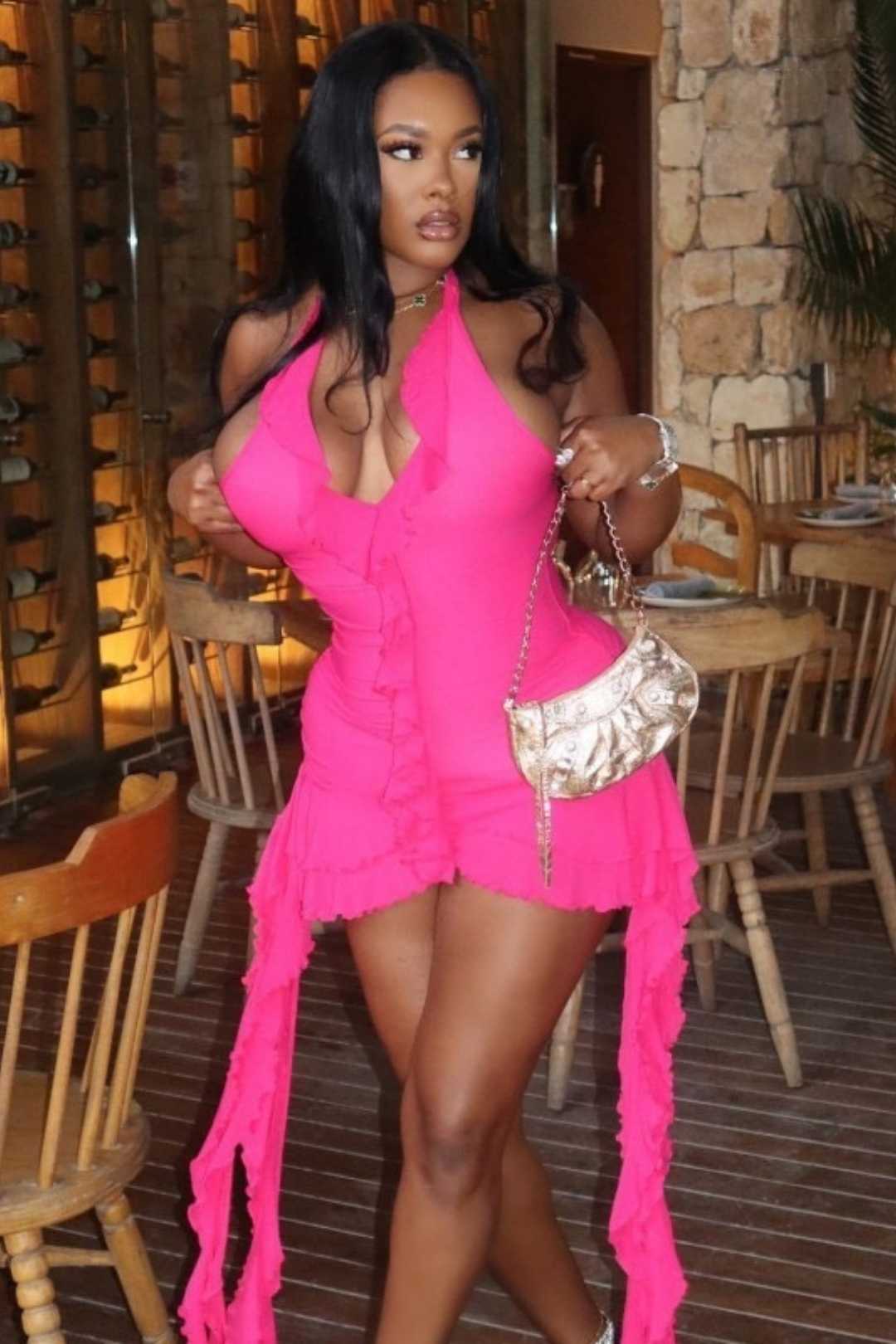 Solid Color Sleeveless Low-neck Fungus-edged Irregular Hip-covering Short Dress