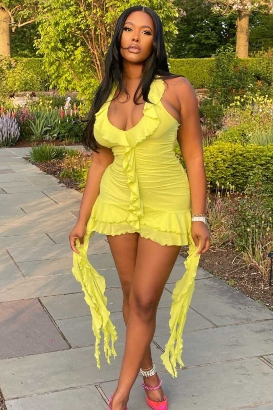 Solid Color Sleeveless Low-neck Fungus-edged Irregular Hip-covering Short Dress