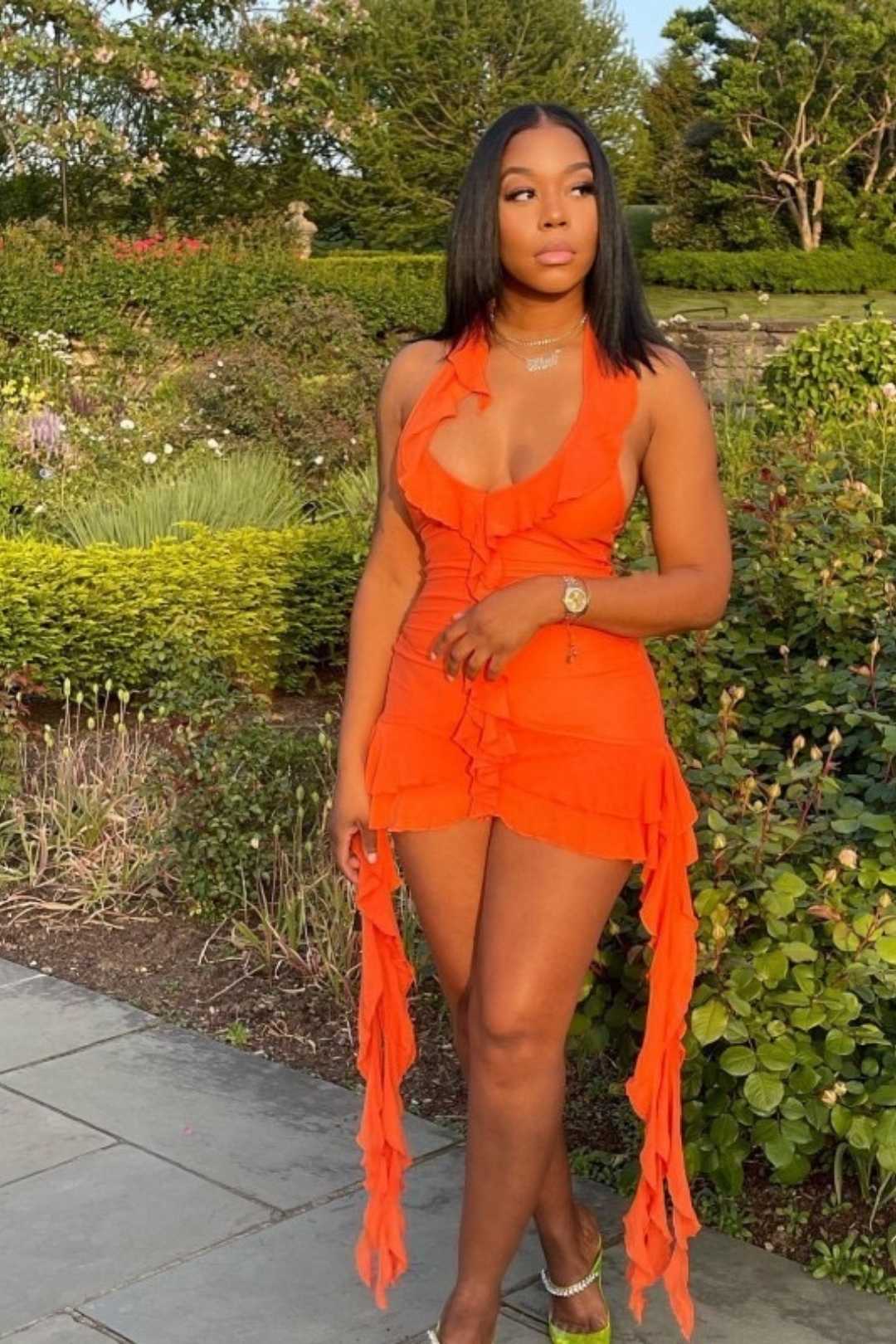 Solid Color Sleeveless Low-neck Fungus-edged Irregular Hip-covering Short Dress