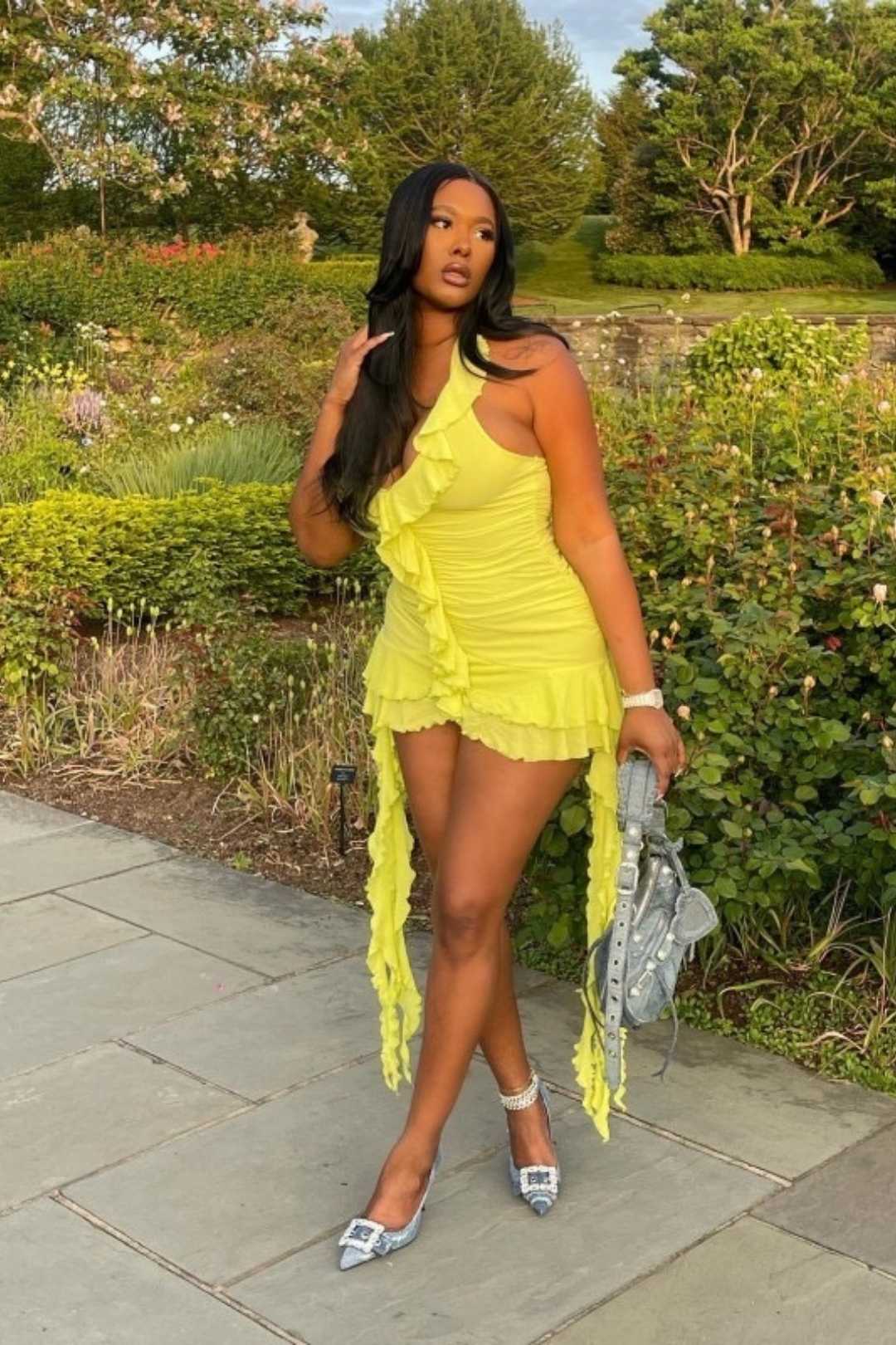 Solid Color Sleeveless Low-neck Fungus-edged Irregular Hip-covering Short Dress