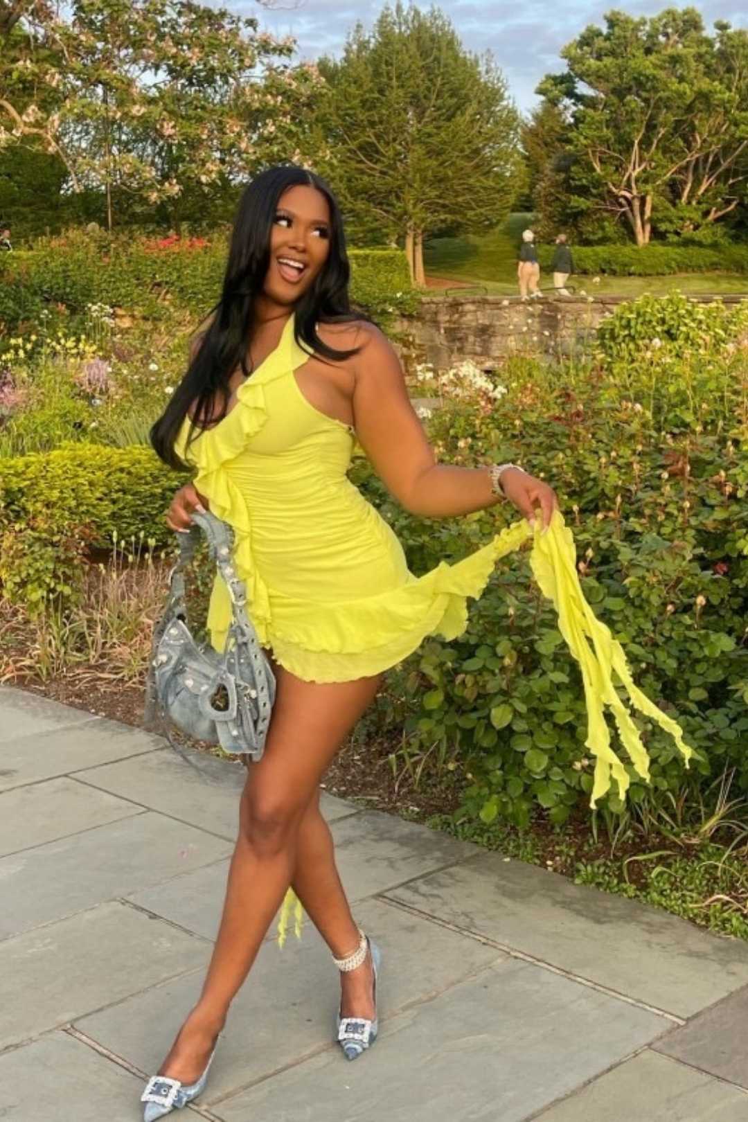 Solid Color Sleeveless Low-neck Fungus-edged Irregular Hip-covering Short Dress