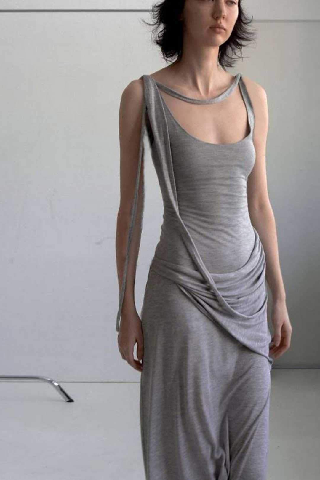 Pleated Round Neck Sleeveless Temperament Slim Hip-covering Dress