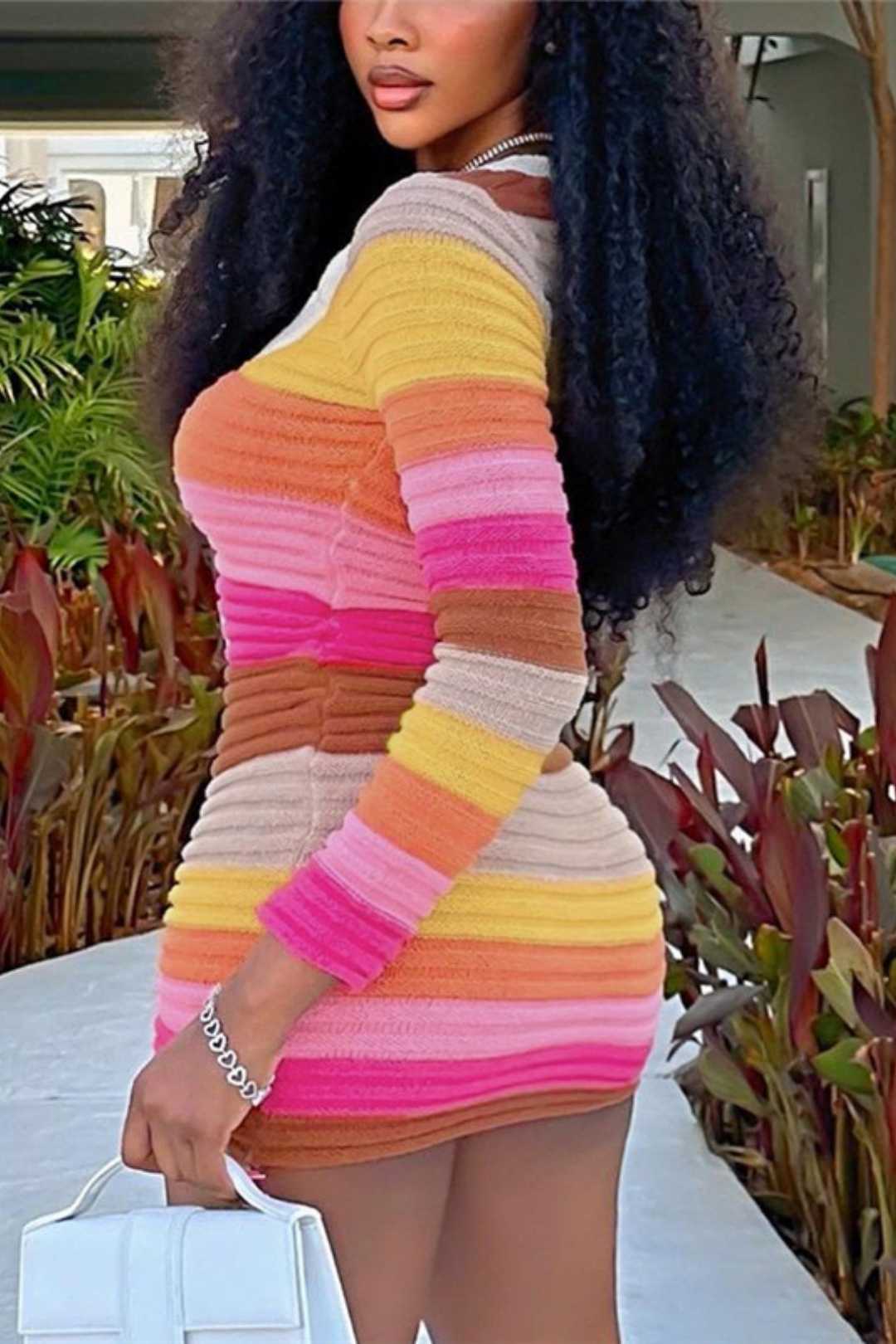 Color-blocked Knitted Buttoned Long-sleeved Slim Hip-hugging Dress