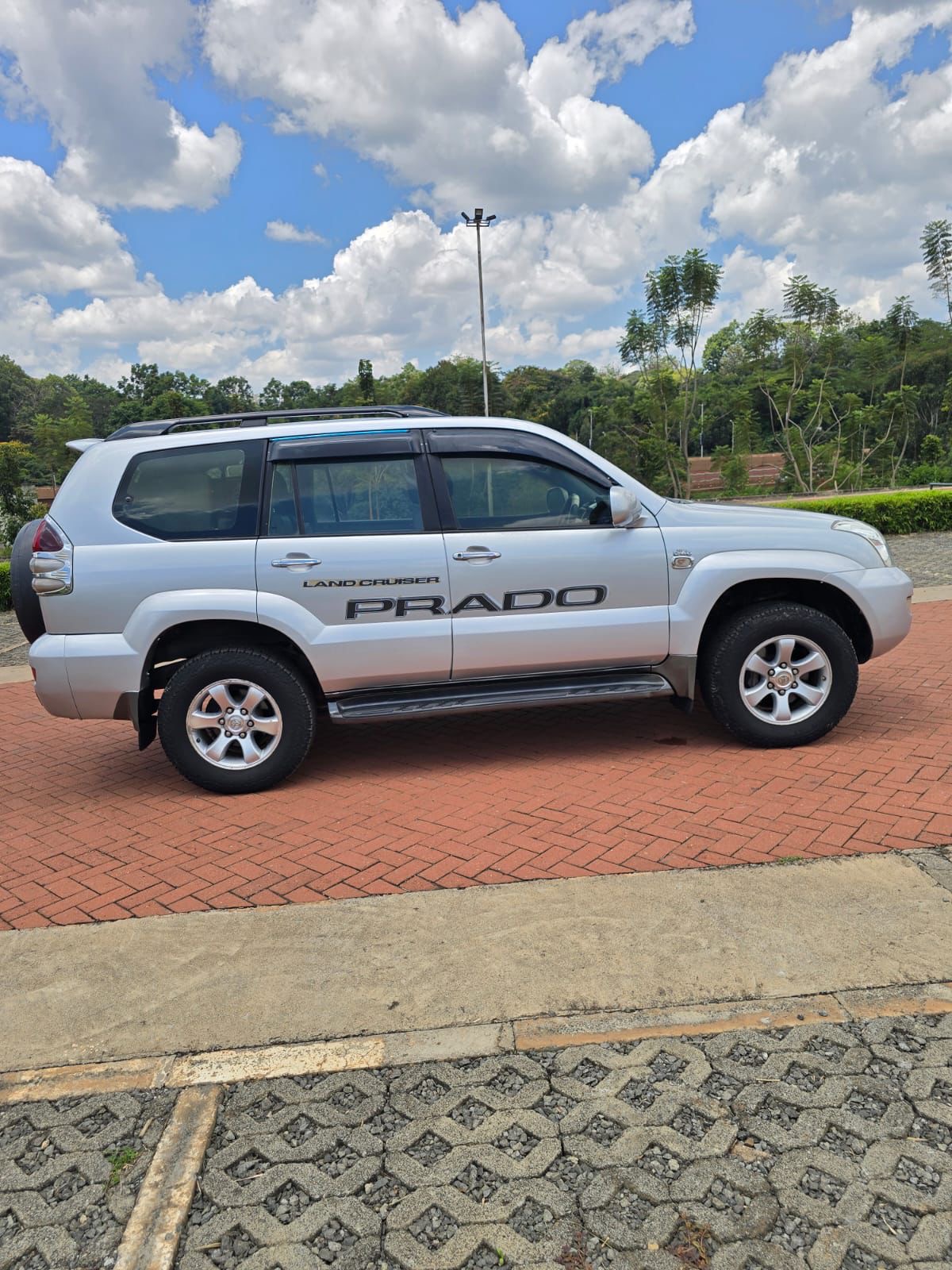 Toyota Landcruiser Prado J120
