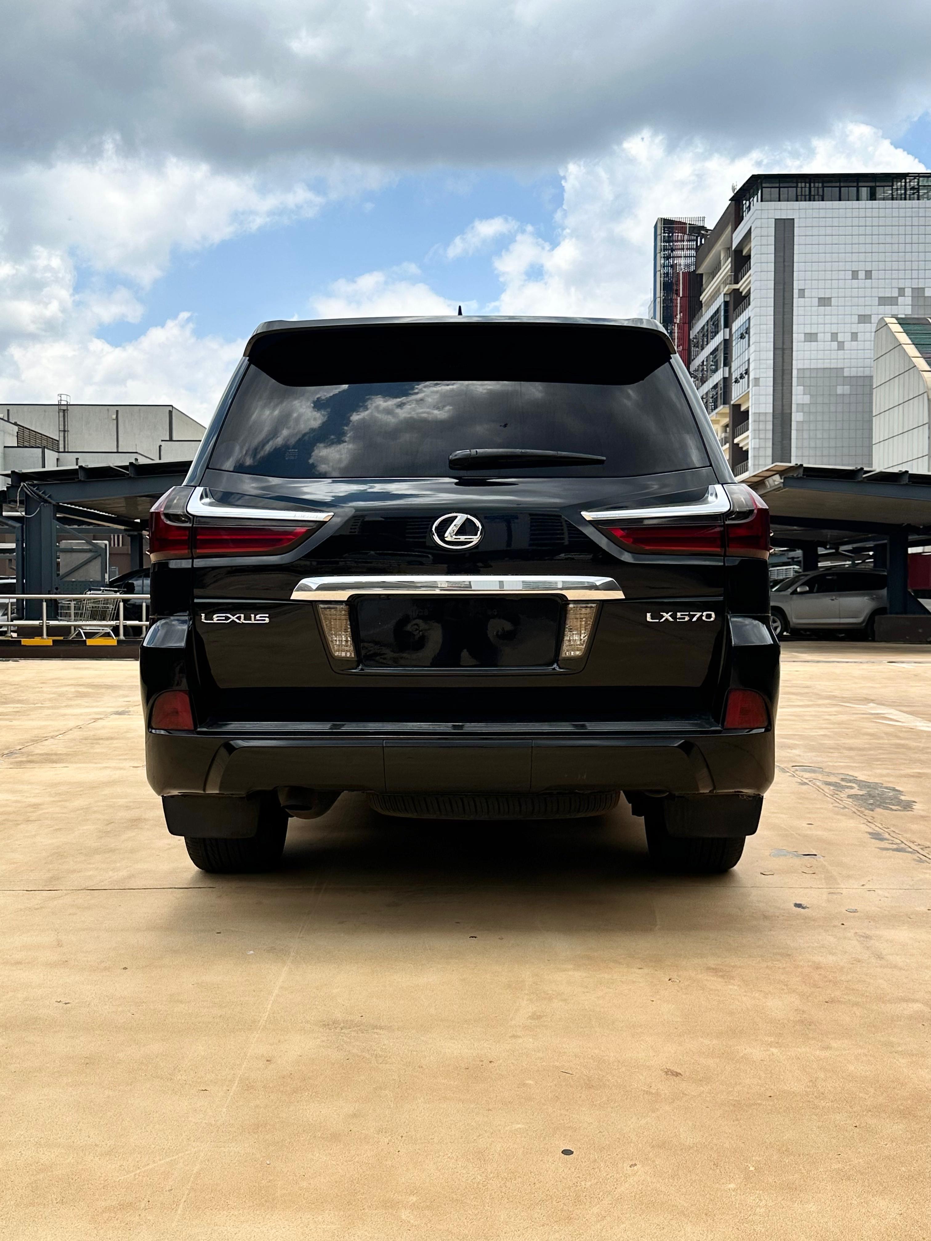 Lexus LX 570
