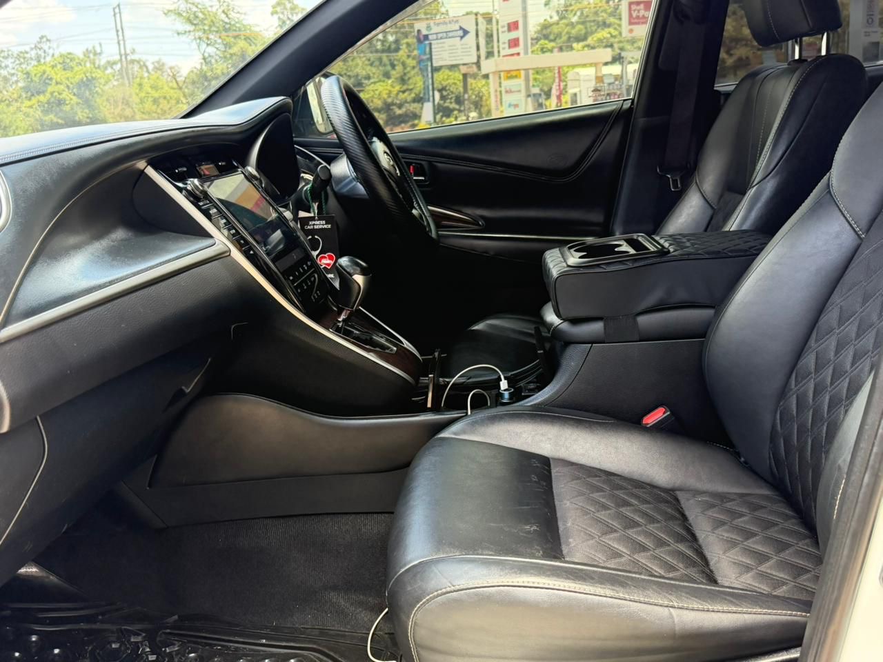 Toyota Harrier 2015