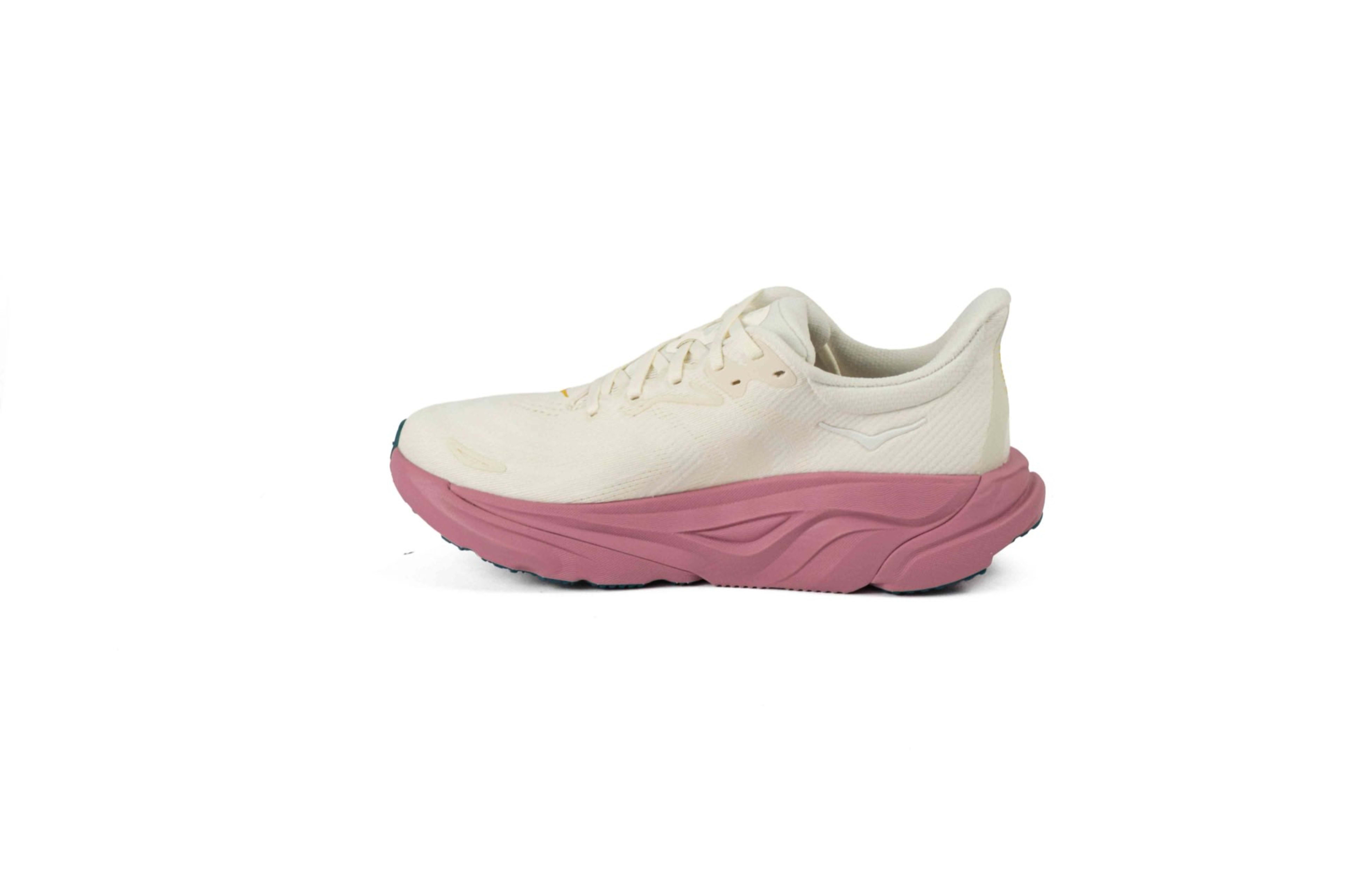 TENIS HOKA ARAHI 8 MUJER HABANO vista 3