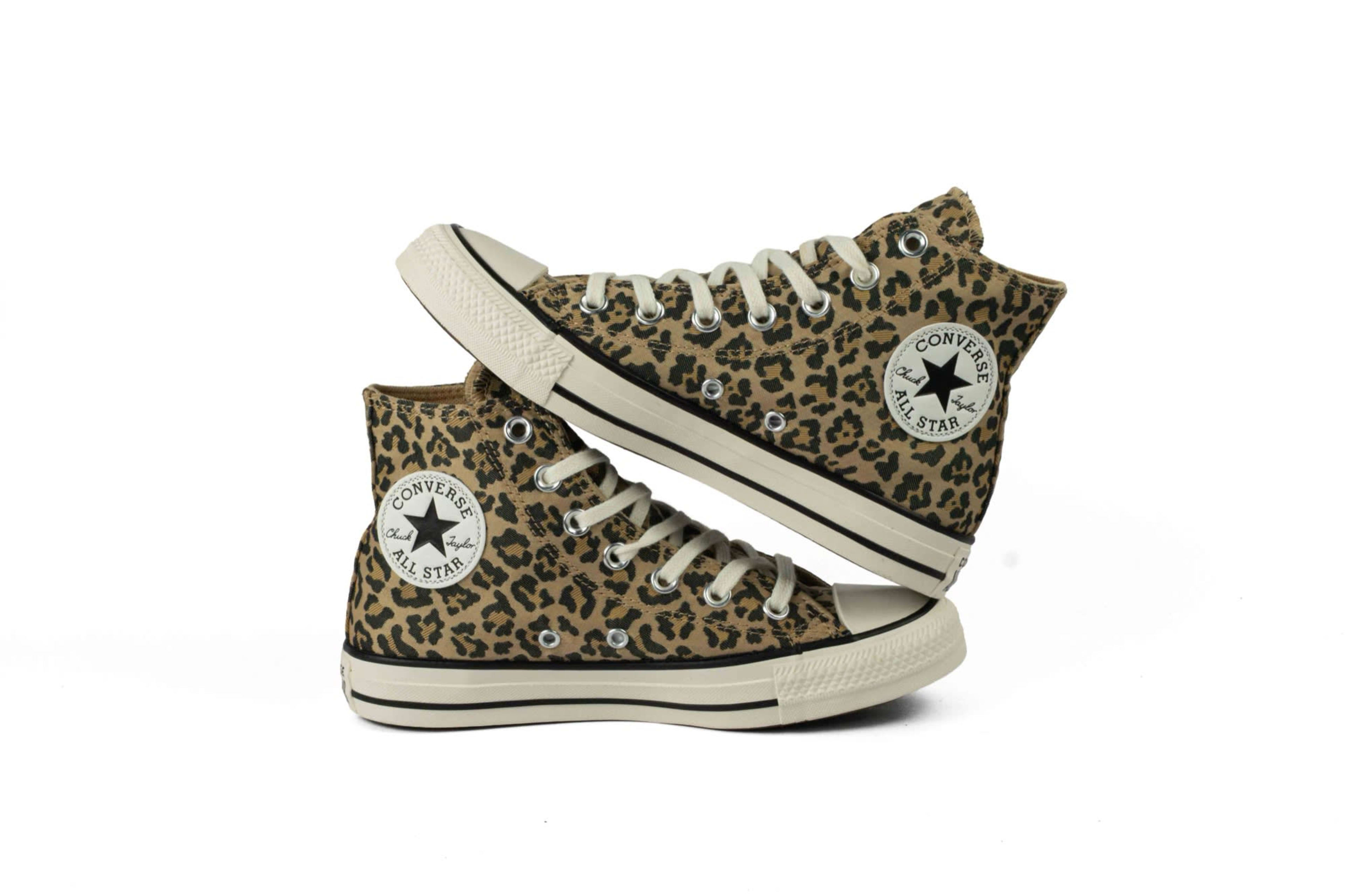 BOTA CONVERSE ANIMAL PRINT CLÁSICA CAQUI/NEGRO vista 5