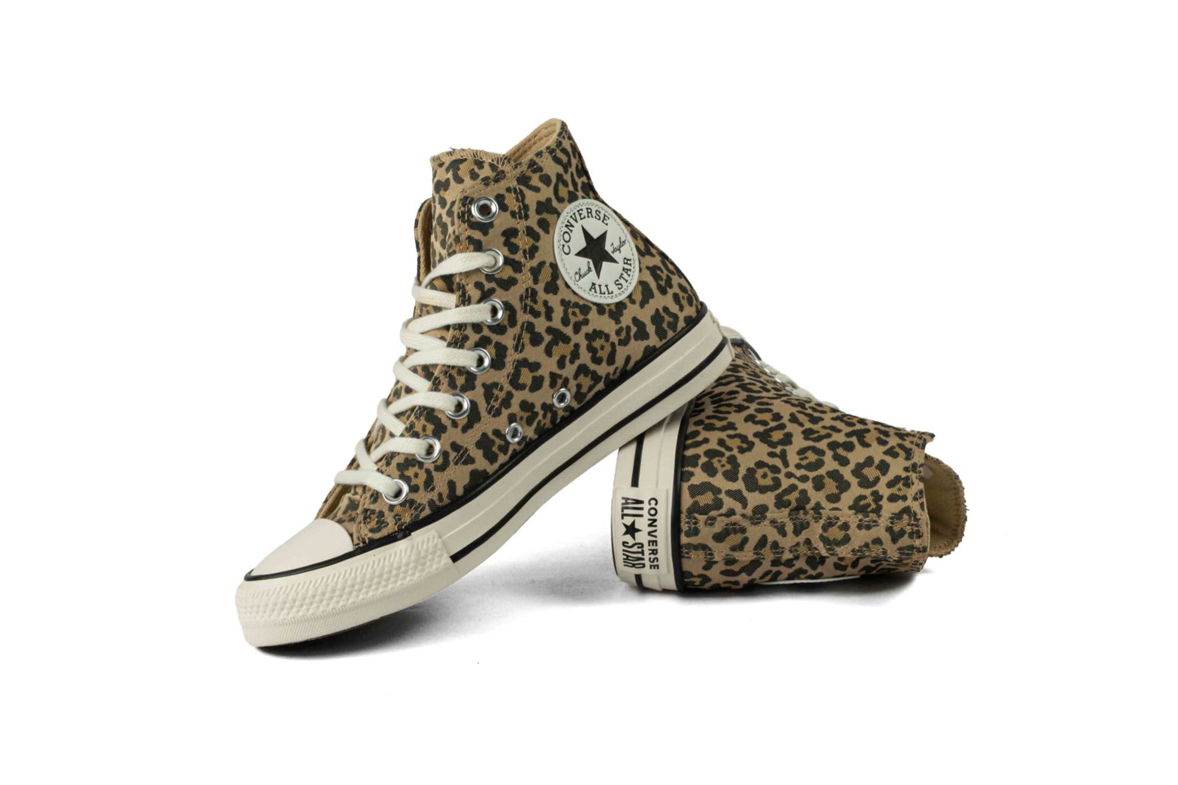 BOTA CONVERSE ANIMAL PRINT CLÁSICA CAQUI/NEGRO vista 6