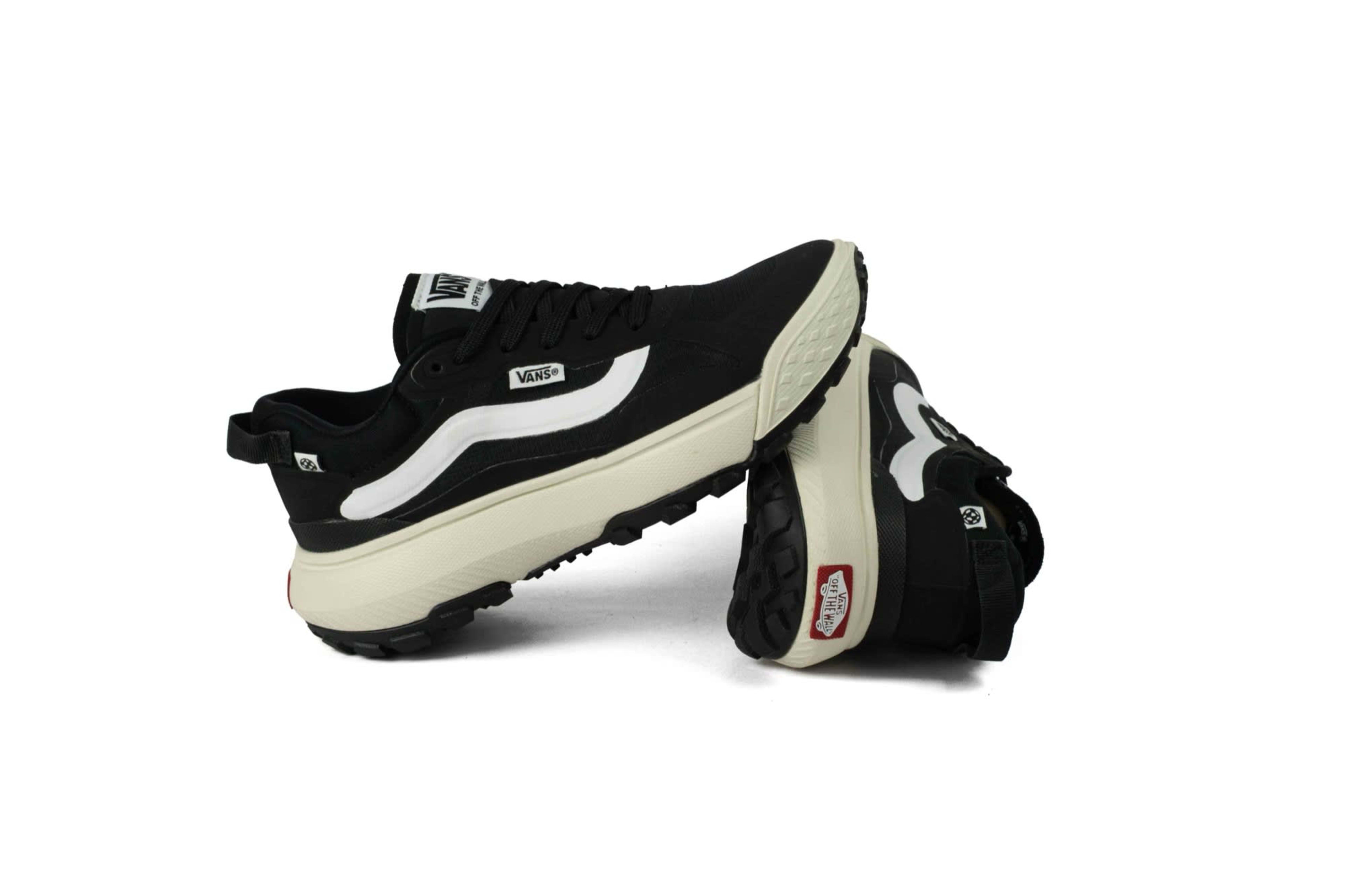 TENIS VANS ULTRARANGE MTE CROSSPATH NEGRO BLANCO vista 6