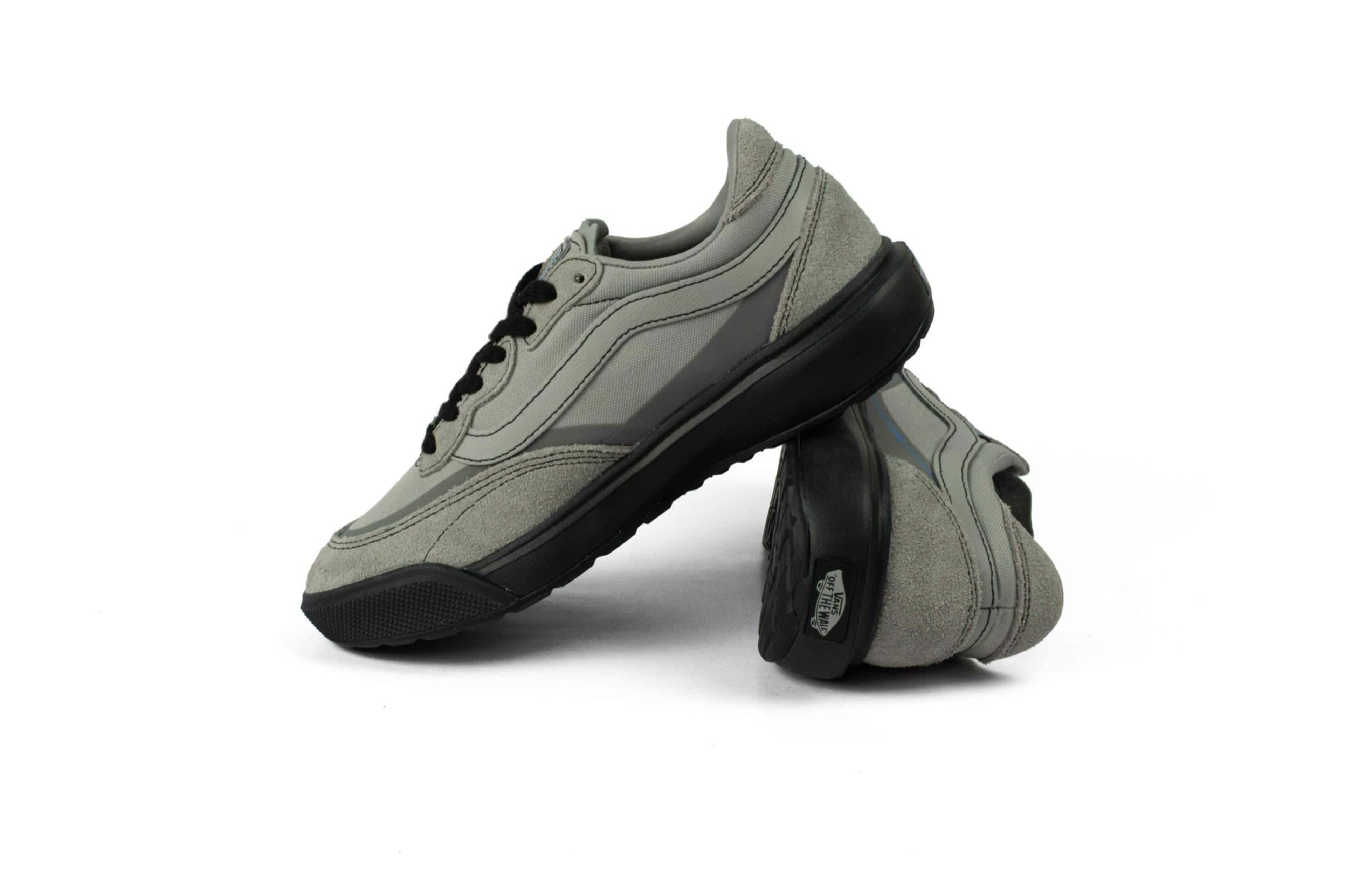 TENIS VANS ULTRARANGE 2.0 GRIS LLOVIZNA vista 6