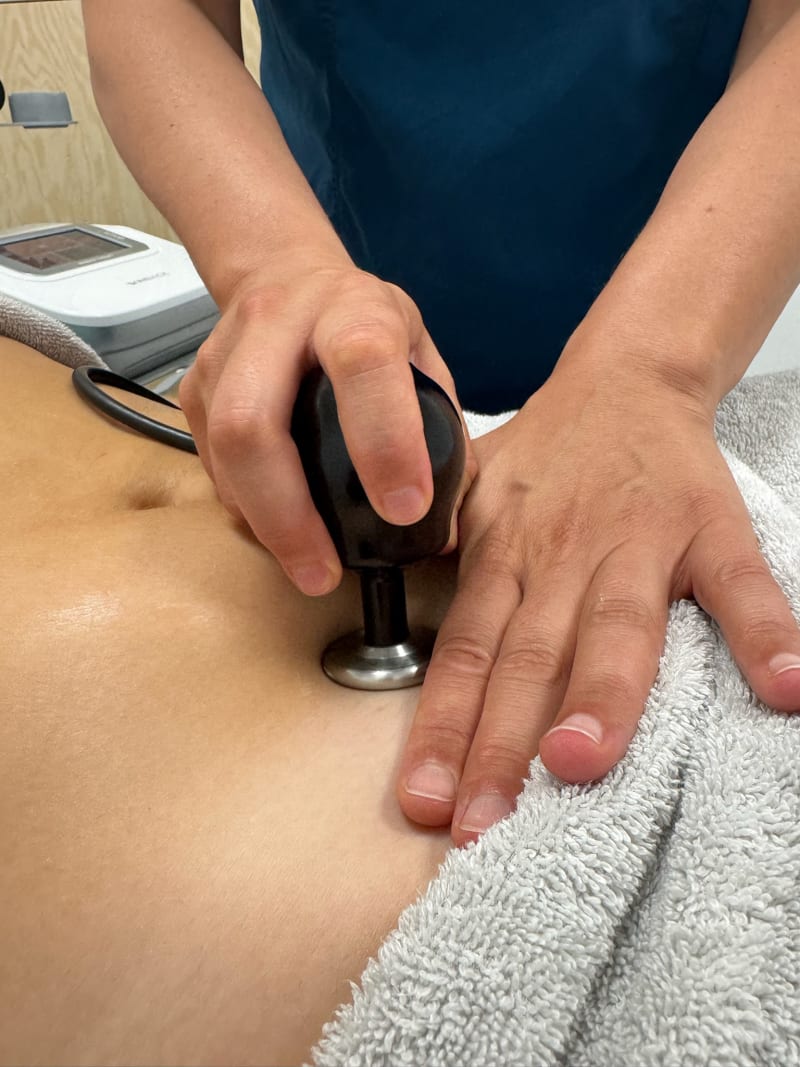 Aplicación de tecarterapia Winback por radiofrecuencia en la unidad de suelo pélvico