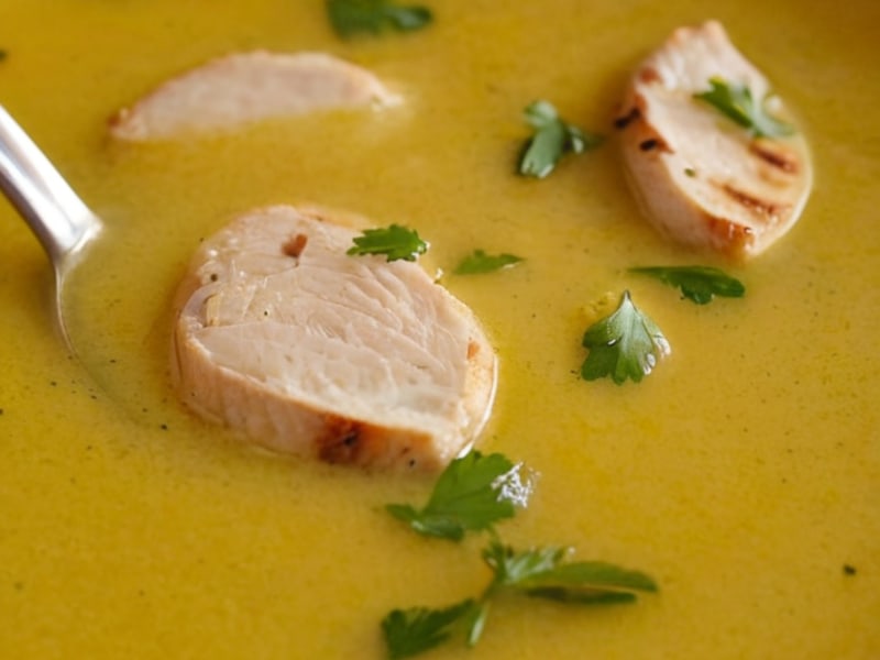 One-Pot Mediterranean Lemon Chicken Soup (+85% Trending) close-up