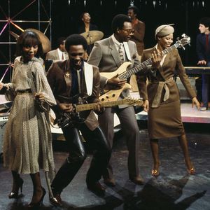 Chic Cover