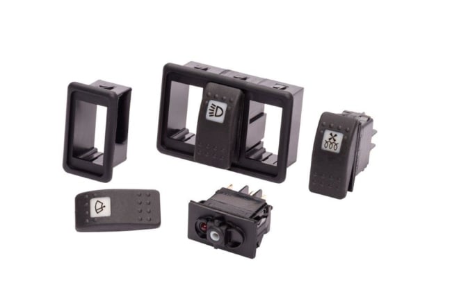 Bryter av-på-på 12V