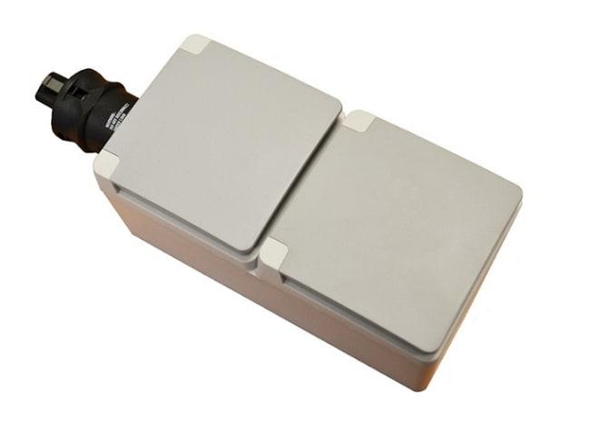 Vegguttak dobbelt IP44 maks 16A