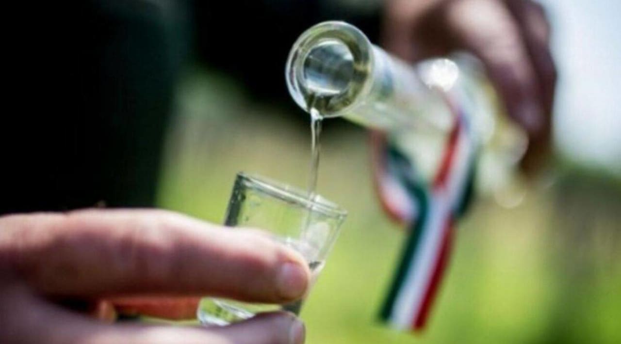 Peach palinka of Homokhat (Sand Back)
