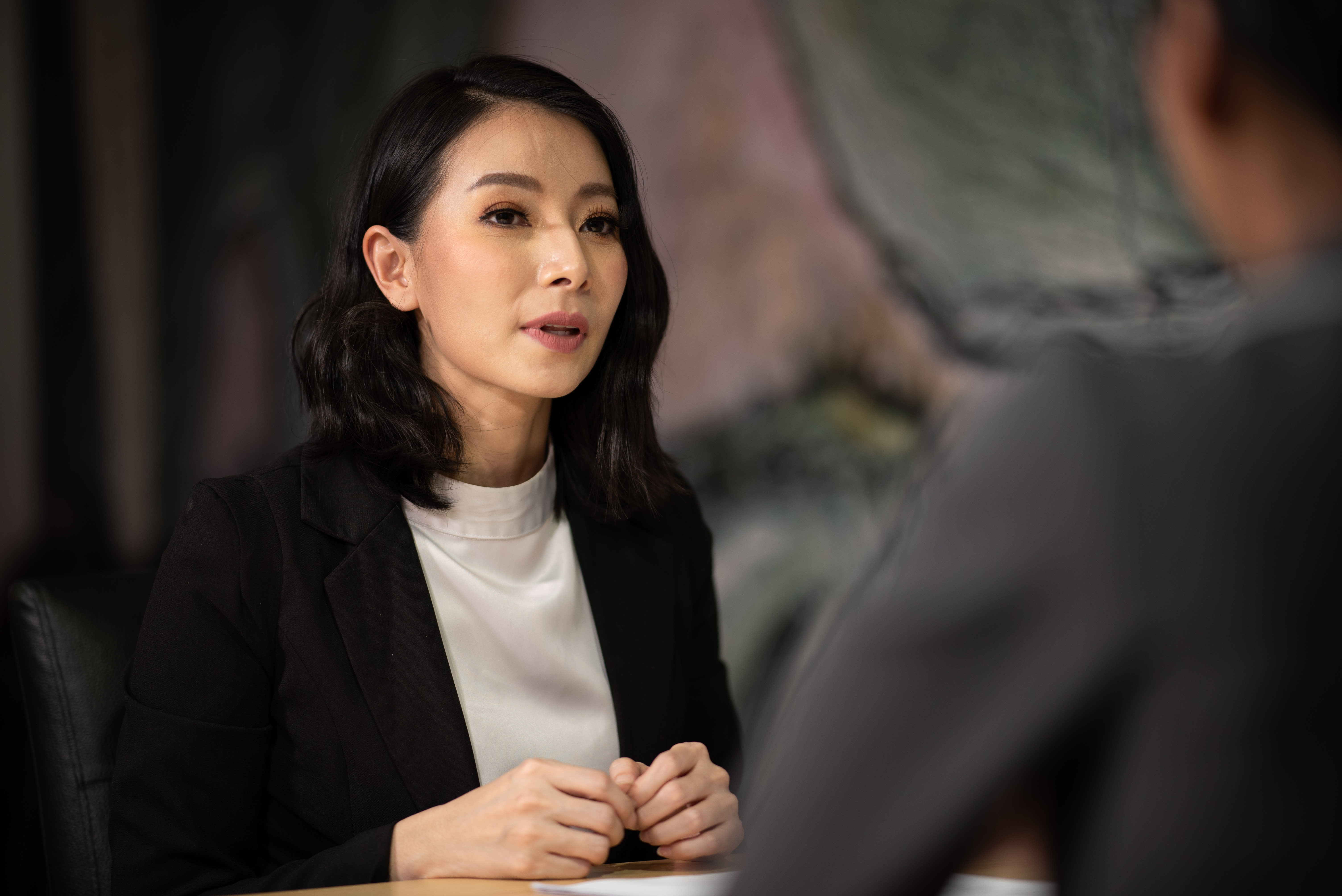 How Adaptive AI Questioning Mimics Real Interviewers