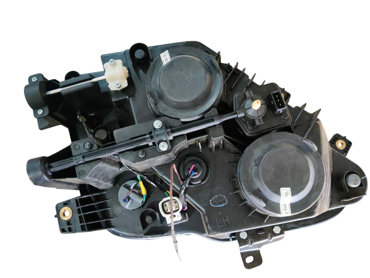 IE316175 Headlight Assembly for Eicher Trucks – Automotive Lighting Supplier/Exporter