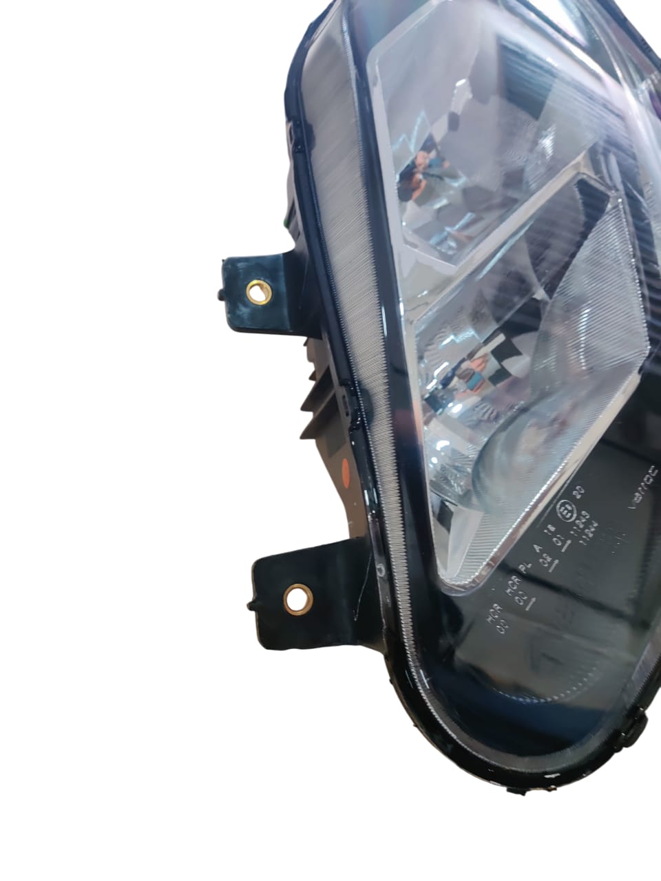 IE316175 Headlight Assembly for Eicher Trucks – Automotive Lighting Supplier/Exporter