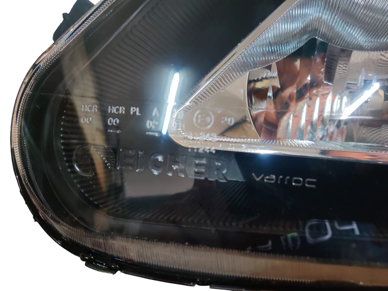 IE316175 Headlight Assembly for Eicher Trucks – Automotive Lighting Supplier/Exporter