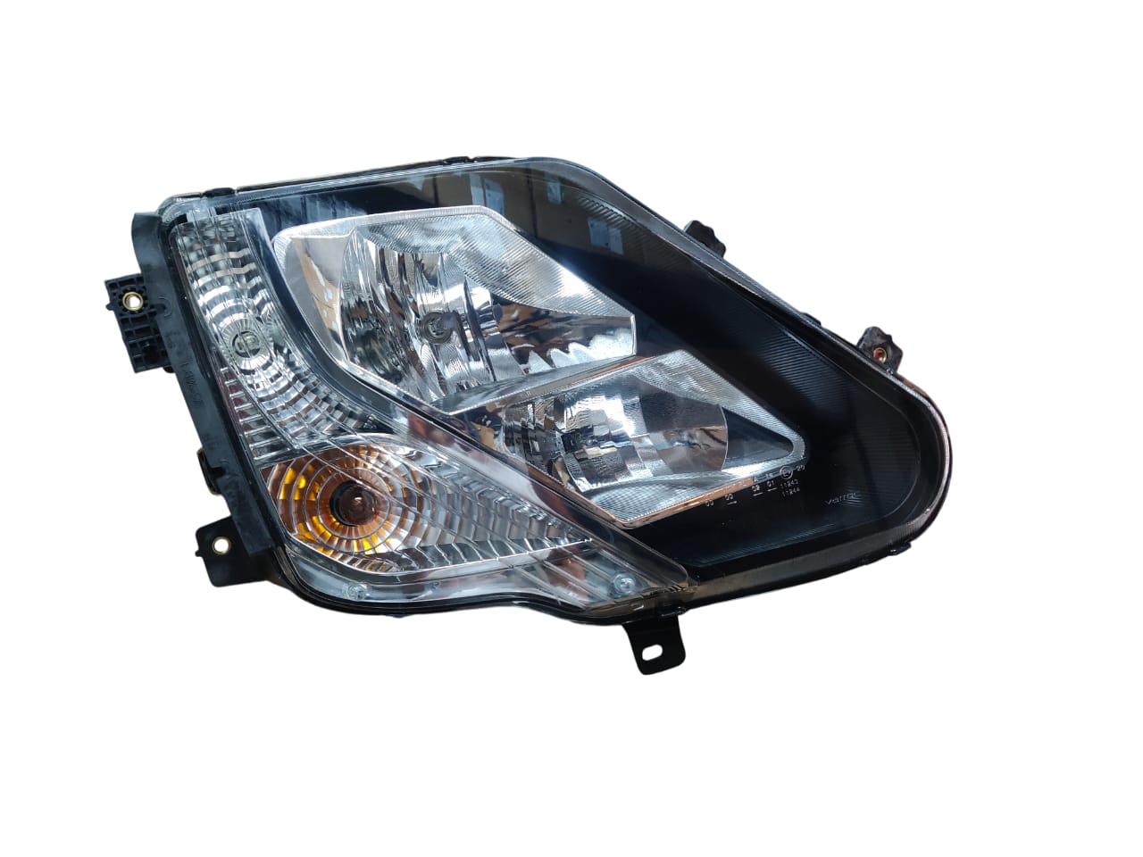 IE316176 Headlight Assembly for Eicher Trucks – Automotive Lighting Supplier/Exporter