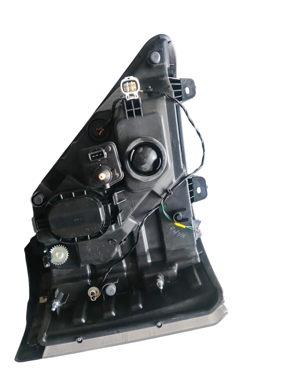 IE316227 Headlight Assembly for Eicher Trucks – Automotive Lighting Supplier/Exporter