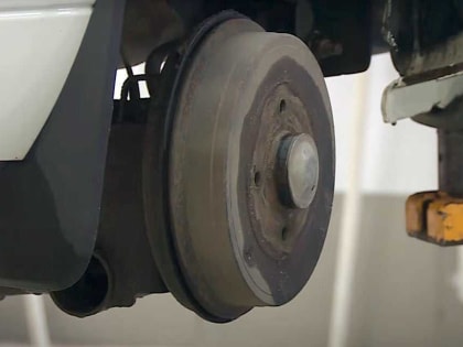 Когда пора менять летнюю резину на зимнюю? Советы эксперта